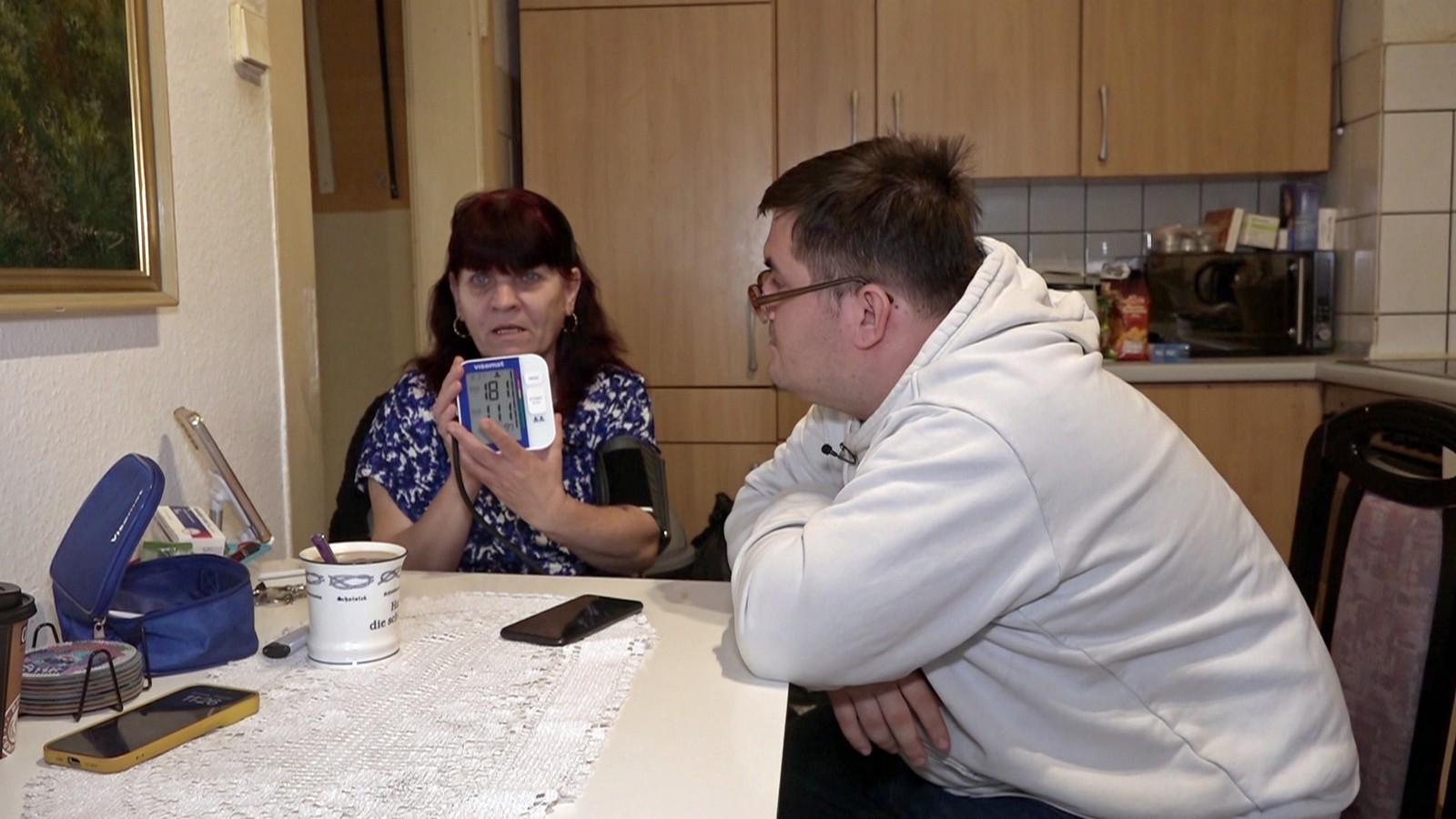 New Job, Old Fears: Hartz und herzlich Petra's Health Crisis Halts Return